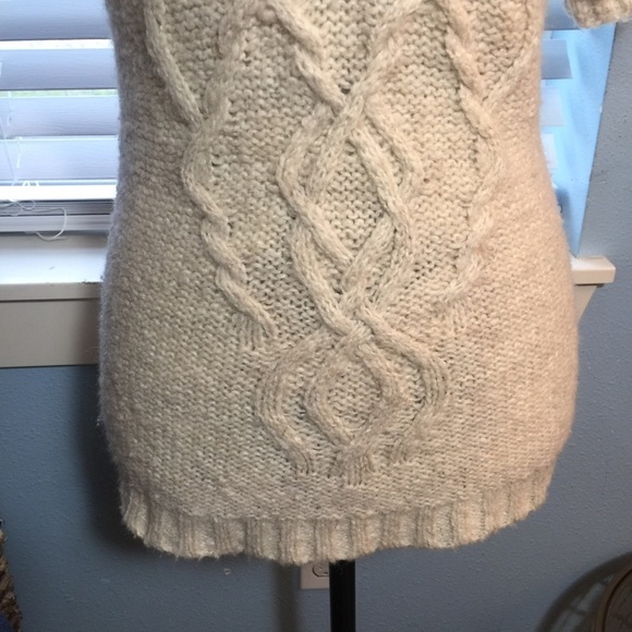 LOFT v neck short sleeve chunky knit sweater - Picture 3 of 8